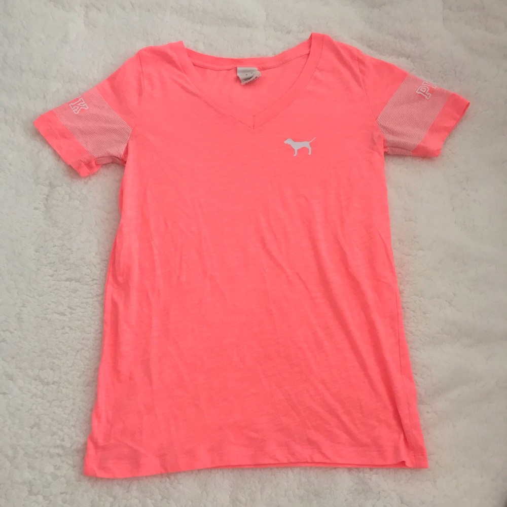 ❌🚫SOLD🚫❌PINK Victoria’s Secret neon pink v neck